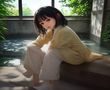 柔佳和文枫2026年夏季新内容发布现场，两人在明亮工作室内共同录制，气氛轻松愉快，橄榄绿背景板清晰可见